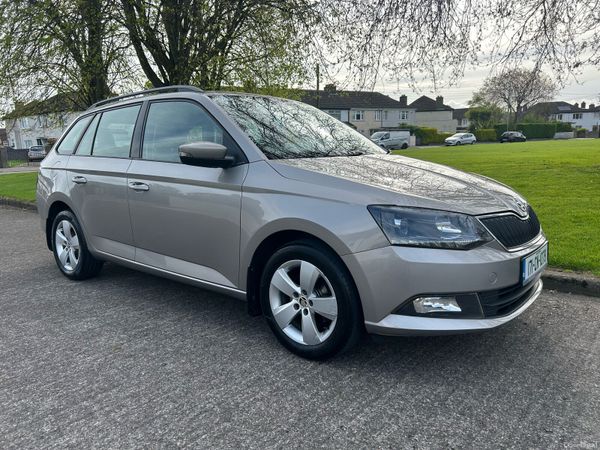 Skoda Fabia Estate, Petrol, 2017, Yellow