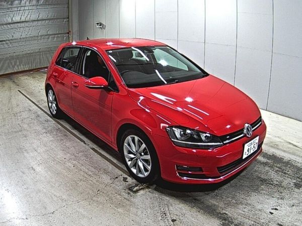 Volkswagen Golf Hatchback, Petrol, 2016, Red