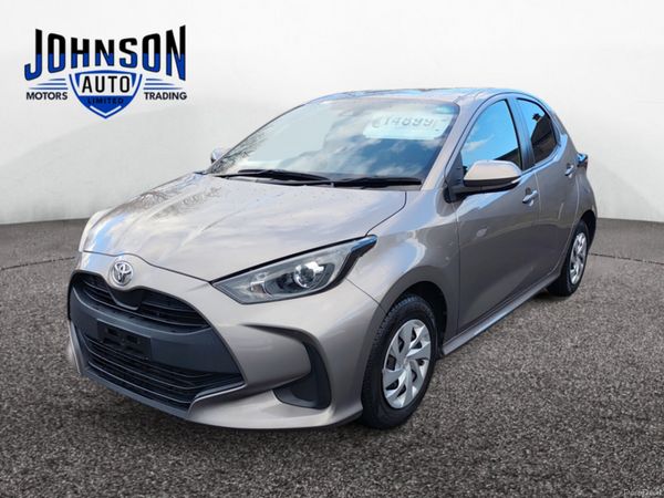 Toyota Yaris Hatchback, Petrol, 2020, Gold