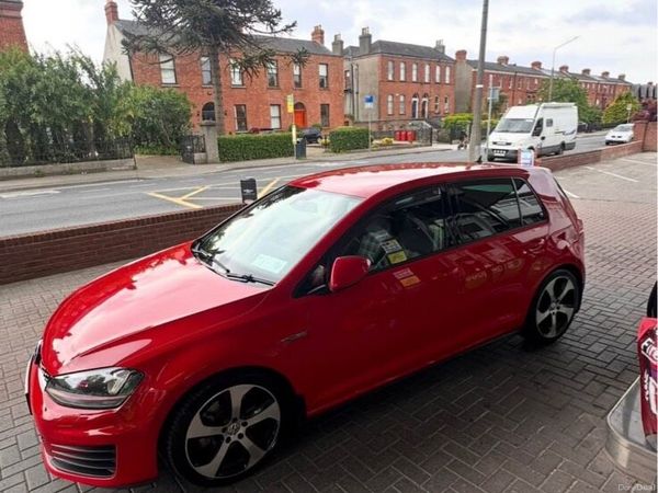 Volkswagen Golf Hatchback, Diesel, 2013, Red