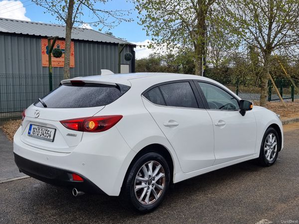 Mazda Mazda3 Hatchback, Diesel, 2016, White