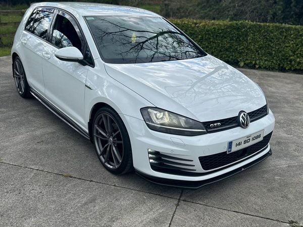 Volkswagen Golf Hatchback, Diesel, 2014, White