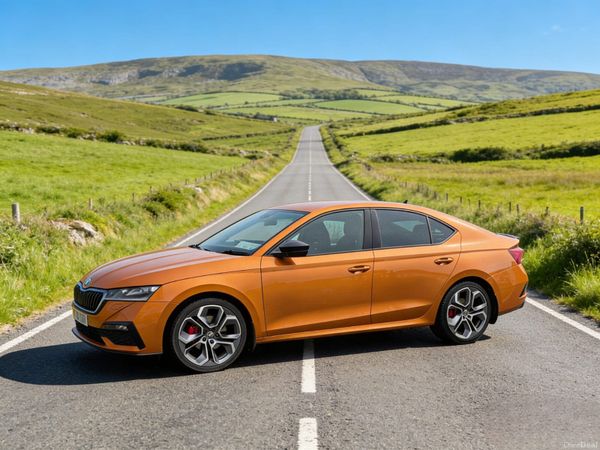 Skoda Octavia Saloon, Diesel, 2024, Orange