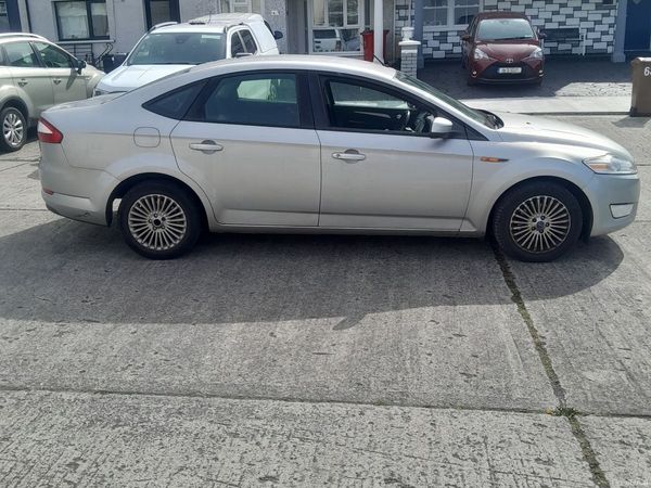 Ford Mondeo Saloon, Petrol, 2008, Silver