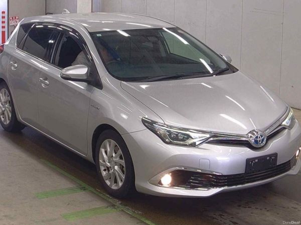Toyota Auris Hatchback, Petrol Hybrid, 2016, Silver