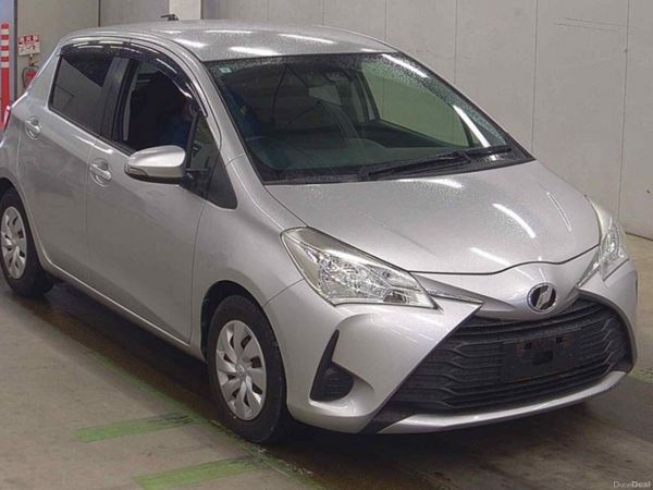 Toyota Yaris Hatchback, Petrol, 2017, Silver