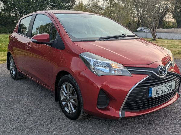 Toyota Yaris Hatchback, Petrol, 2015, Red