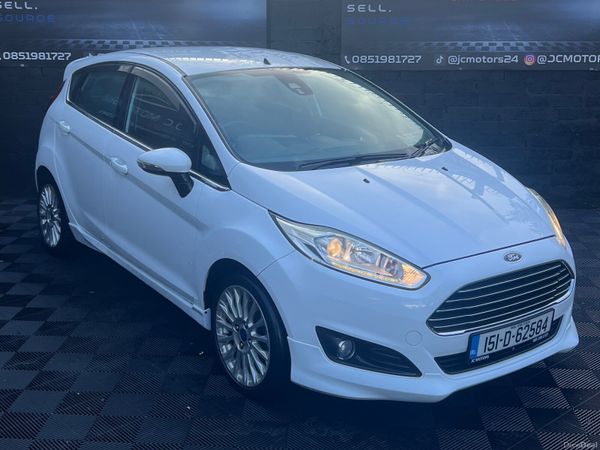 Ford Fiesta Hatchback, Petrol, 2015, White