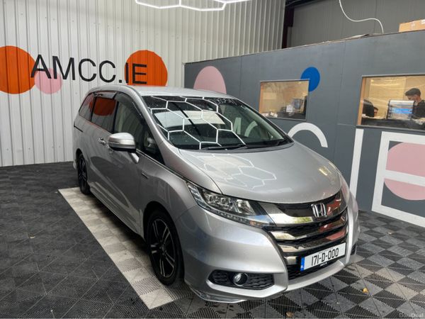 Honda Odyssey MPV, Petrol Hybrid, 2017, Silver