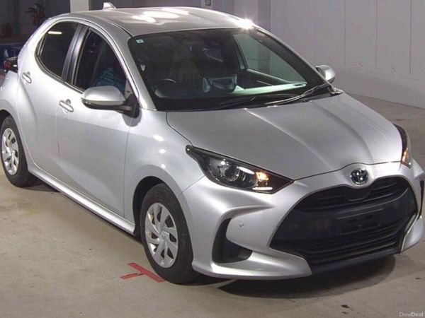 Toyota Yaris Hatchback, Petrol Hybrid, 2022, Silver