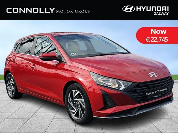 Hyundai i20 Hatchback, Petrol, 2025, Red