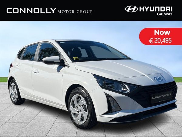 Hyundai i20 Hatchback, Petrol, 2024, White