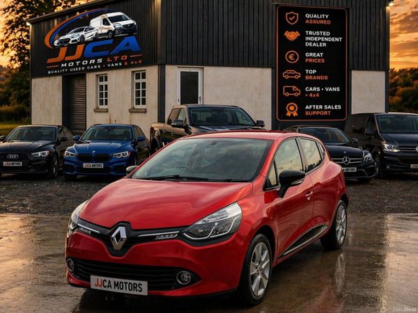 Renault Clio Hatchback, Petrol, 2014, Red