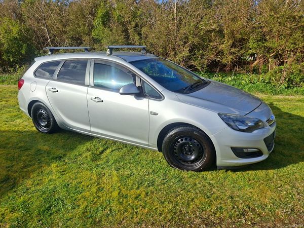 Vauxhall Astra Estate, Diesel, 2012, Silver
