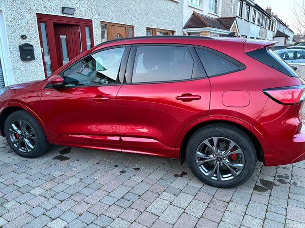 Ford Kuga SUV, Petrol Plug-in Hybrid, 2023, Red