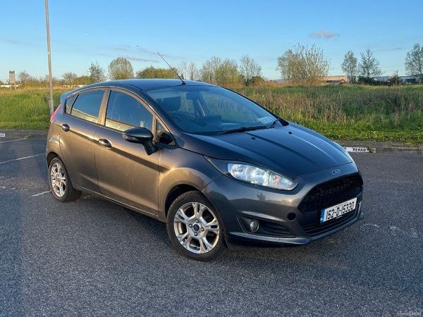 Ford Fiesta Hatchback, Petrol, 2015, Grey