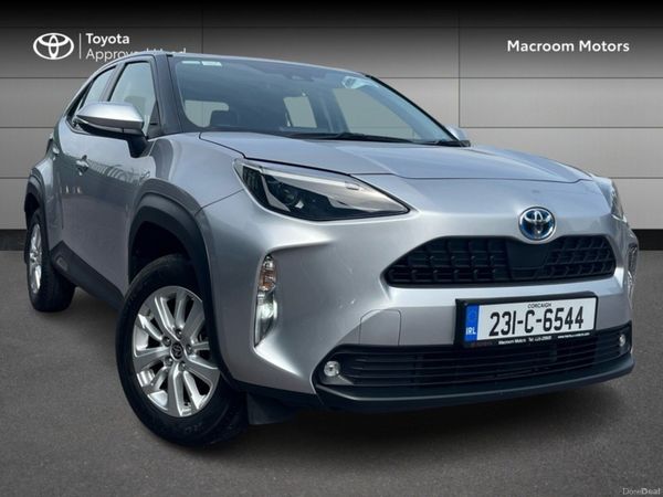 Toyota Yaris Cross Hatchback, Petrol Hybrid, 2023, Grey