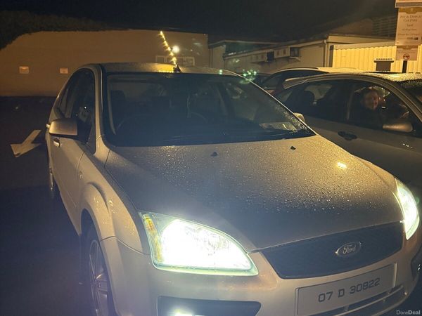 Ford Focus Hatchback, Petrol, 2007, Silver