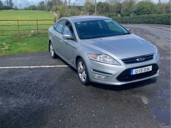 Ford Mondeo Saloon, Diesel, 2012, Silver