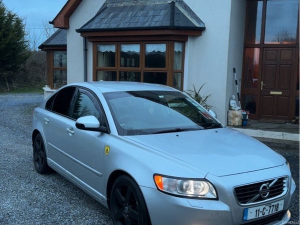 Volvo S40 Saloon, Diesel, 2011, Silver