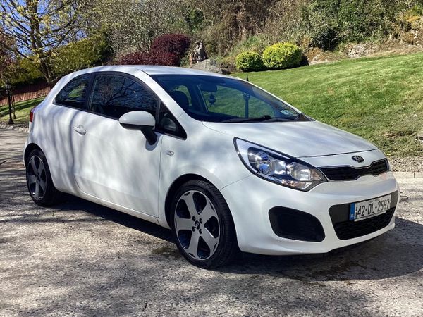 Kia Rio Hatchback, Petrol, 2014, White
