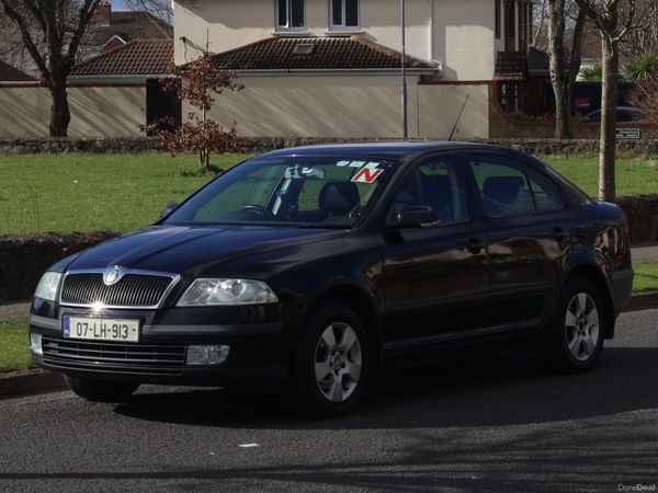 Skoda Octavia Hatchback, Petrol, 2007, Black