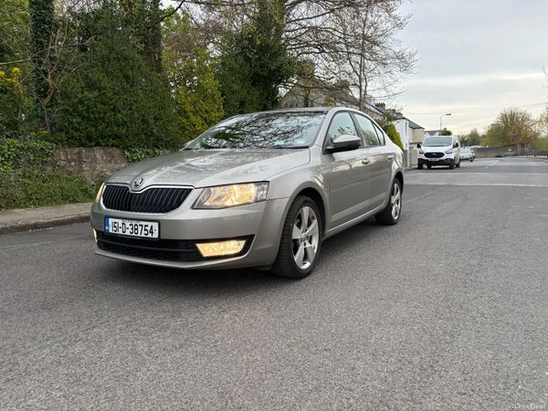 Skoda Octavia Saloon, Diesel, 2015, Beige