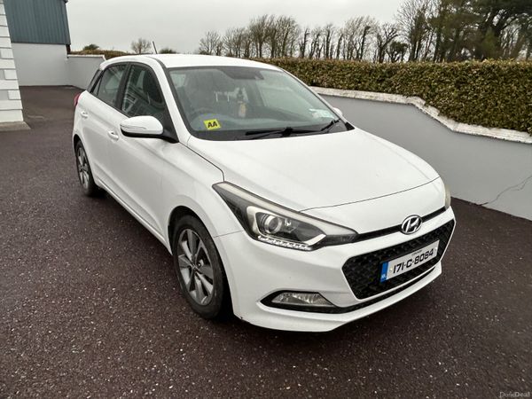 Hyundai i20 Hatchback, Petrol, 2017, White