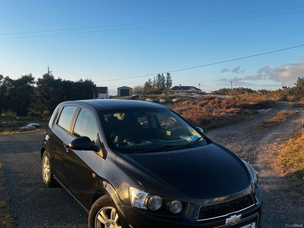 Chevrolet Aveo Hatchback, Petrol, 2013, Black