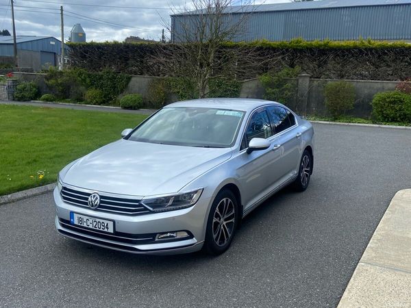 Volkswagen Passat Saloon, Diesel, 2018, Grey