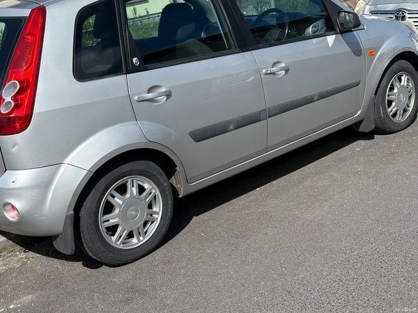 Ford Fiesta Hatchback, Petrol, 2006, Silver