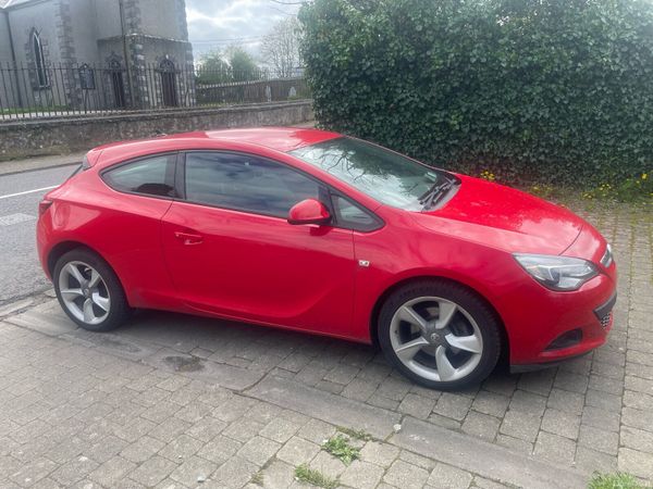Vauxhall Astra Hatchback, Petrol, 2014, Red