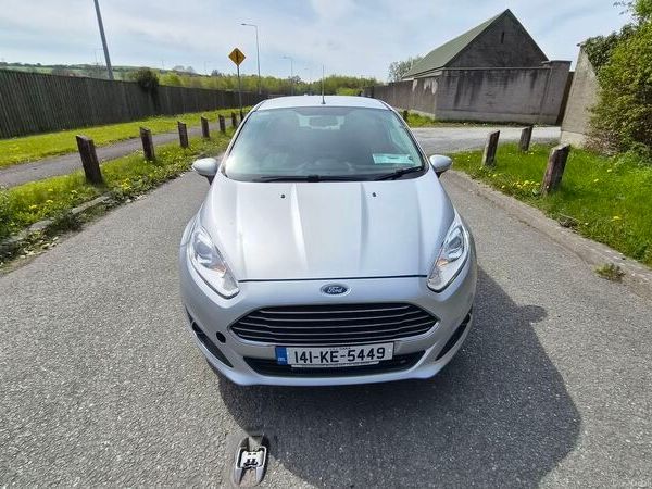 Ford Fiesta Hatchback, Petrol, 2014, Silver