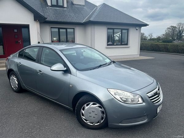 Opel Insignia Saloon, Diesel, 2010, Silver