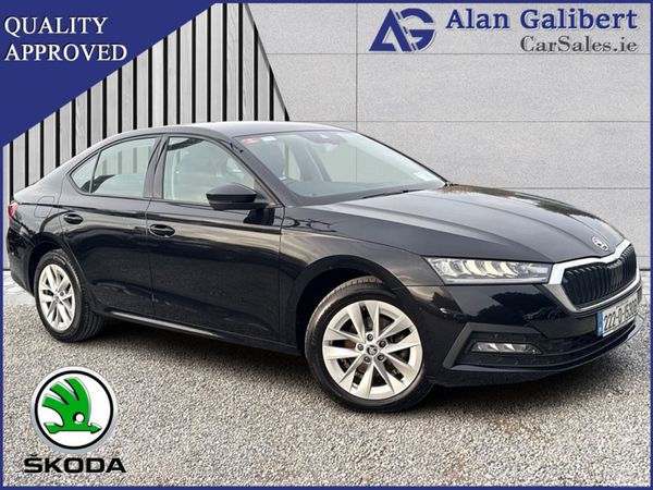 Skoda Octavia Hatchback, Diesel, 2022, Black