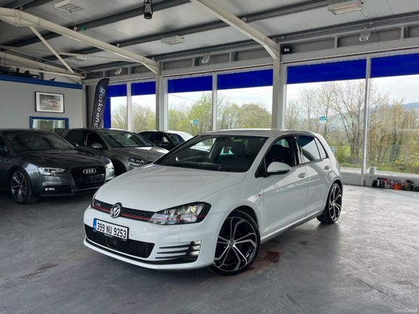 Volkswagen Golf Hatchback, Petrol, 2014, White