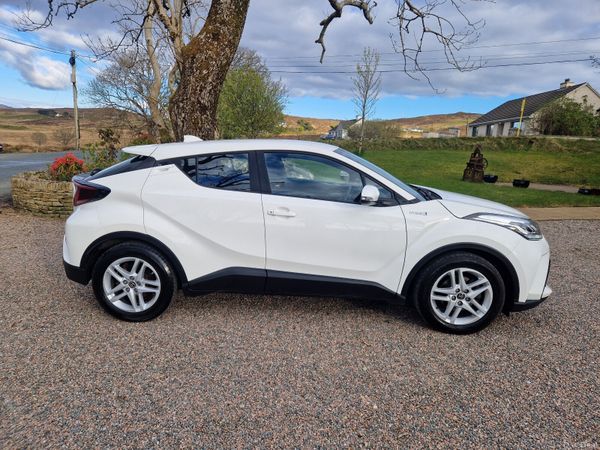 Toyota C-HR Hatchback, Petrol Hybrid, 2022, White
