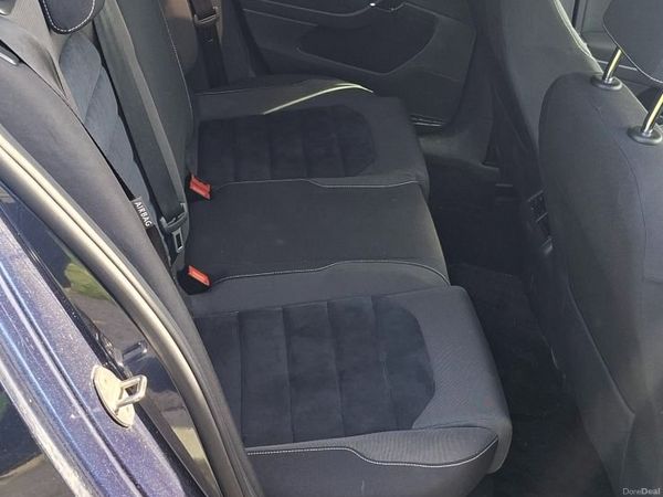 Volkswagen Golf Hatchback, Petrol, 2014, Blue