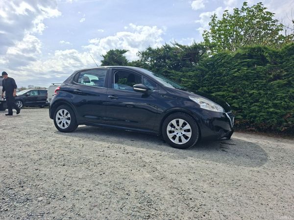 Peugeot 208 Hatchback, Petrol, 2013, Black