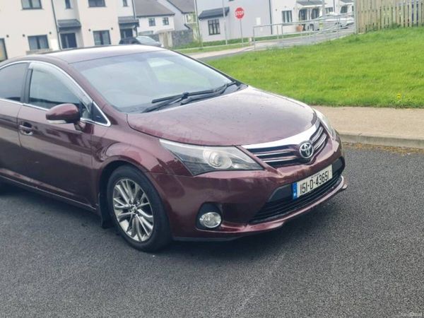Toyota Avensis Saloon, Diesel, 2015, Red
