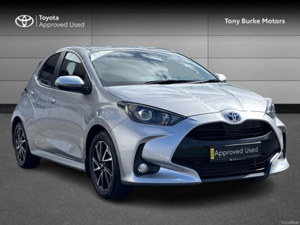 Toyota Yaris Hatchback, Petrol Hybrid, 2023, Silver