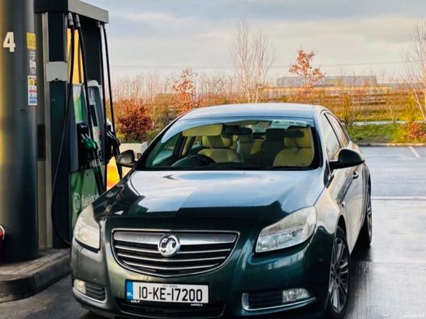 Vauxhall Insignia Hatchback, Diesel, 2010, Green