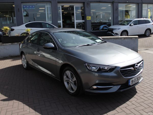 Opel Insignia Hatchback, Diesel, 2019, Grey