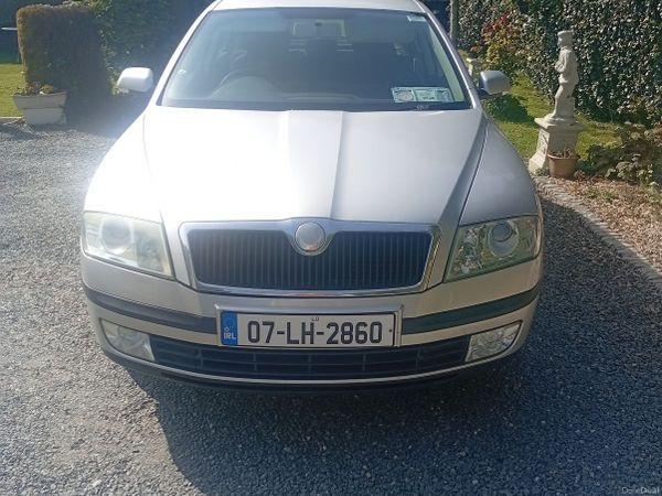 Skoda Octavia Hatchback, Petrol, 2007, Silver