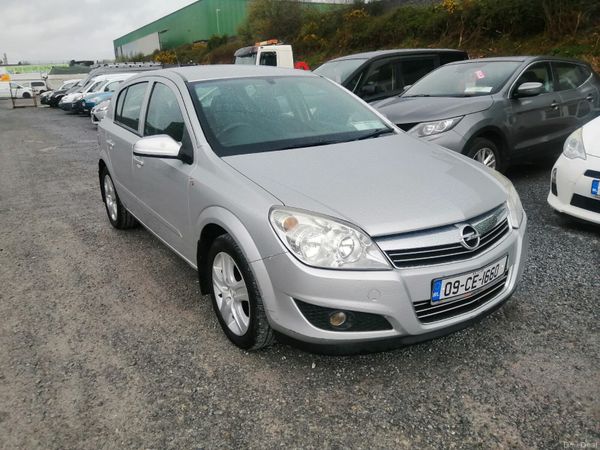 Opel Astra Hatchback, Diesel, 2009, Silver