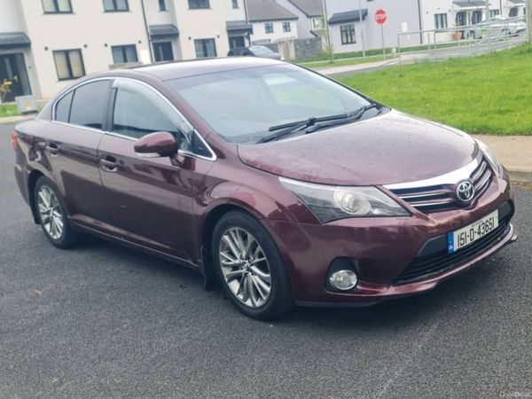 Toyota Avensis Saloon, Diesel, 2015, Red