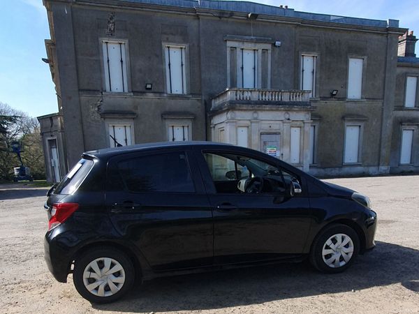 Toyota Vitz Hatchback, Petrol, 2014, Black