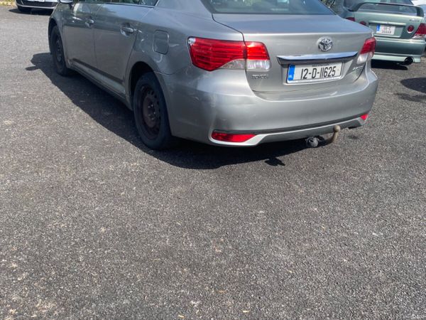 Toyota Avensis Saloon, Diesel, 2012, Grey