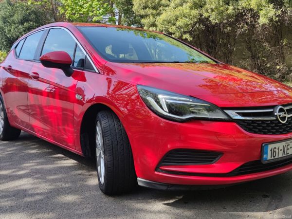 Opel Astra Hatchback, Diesel, 2016, Red