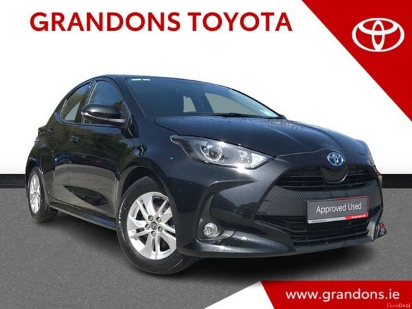 Toyota Yaris Hatchback, Petrol Hybrid, 2024, Black